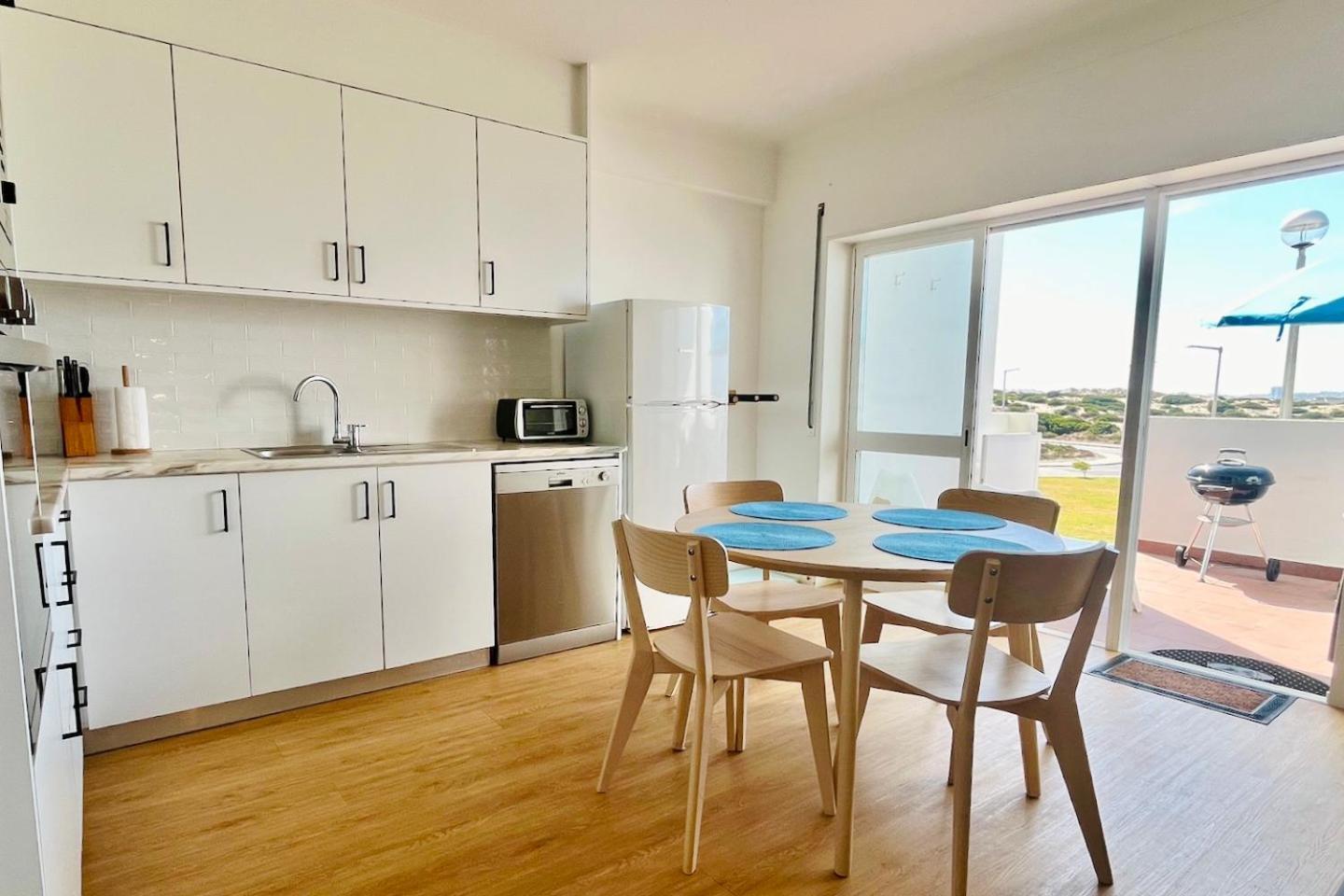 Apartamento Luciana - Beachside, Balcony, Sunset View Ferrel  Exterior foto